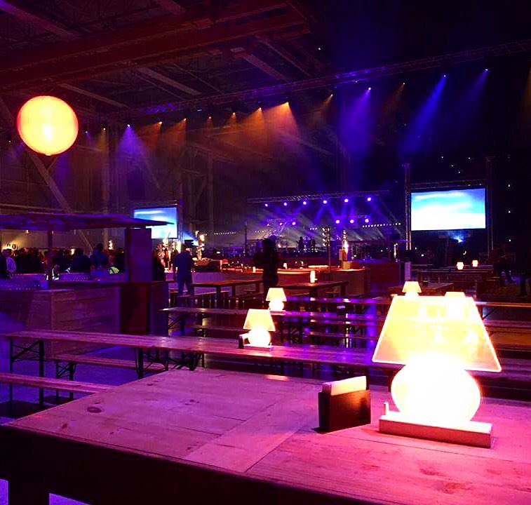 INNLED's tweet photo. HARIZ 💡✨

Control the light with your mobile 📲📱

#led #light #mobile #application #wireless #designer #lamp #technology https://t.co/M0OJpafwWH