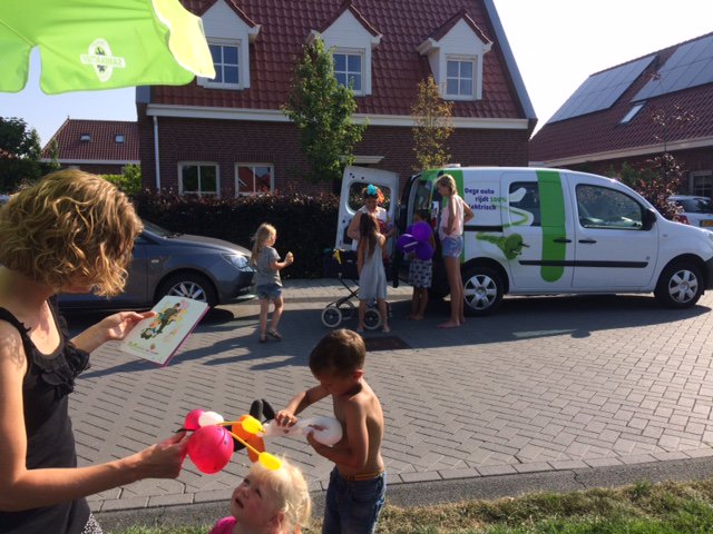 Wij kijken terug op een geslaagde buurtontmoeting in De Baksteen - Wijngaard. Er zijn leuke contacten ontstaan en bewoners kwamen spontaan met leuke initiatieven tijdens de picknick.