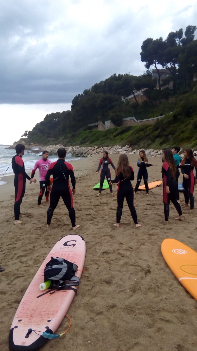 InstitutRoda's tweet photo. Ahir #jornadesesportives passades per aigua. Però tot i així vam fer esport: kite-surf i espeleologia. Les altres activitats es van haver d'anul.lar. #insrdb #esports #enshopassemmoltbe https://t.co/4tE8aqjFhe