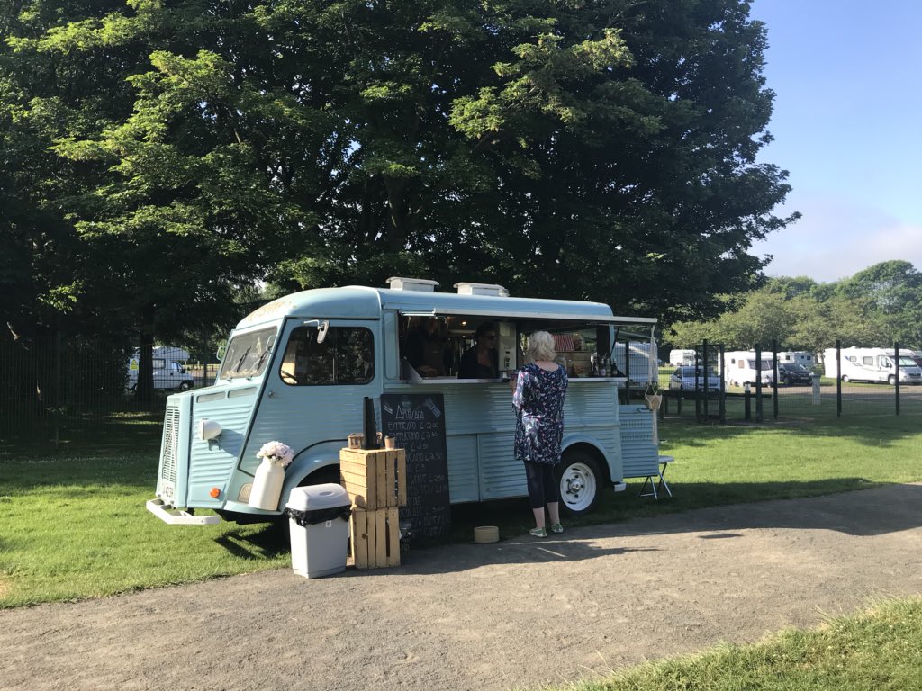 Great start to the morning! Pop past Forfar Loch before 2pm &amp; grab @SacredGrounds14 coffee from @ArtisanaBakes &amp; a brownie. My 💅🏼 even match the #circulareconomy  #vegware cup @BusinessAngus