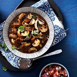 FreshMushrooms's tweet image. In search of a belly-filling delicious, easy-to-make stew that’ll fill you up without filling you out? Try this Rogan Josh Lamb and Mushroom Curry bit.ly/2JaqGxi. Guaranteed to please your partner too! #dudecancook #easyrecipe #meninthekitchen #manfood