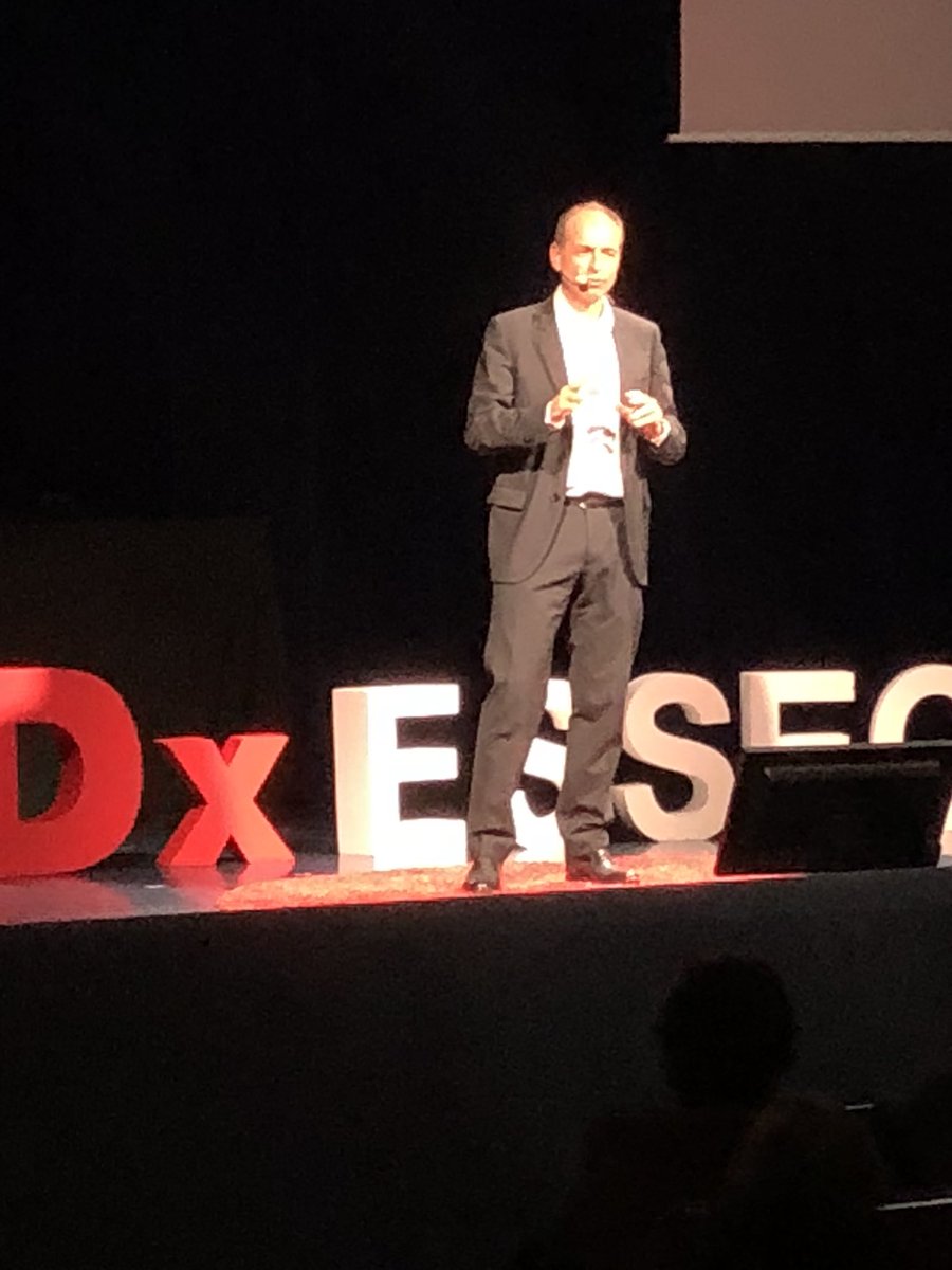 VVinzi's tweet photo. 9 speakers reunis sur le campus de l’@essec pour inspirer et partager avec nous leurs visions du monde. Une belle soiree. @TEDxESSEC #TEDxESSEC https://t.co/10xVOnzBQT