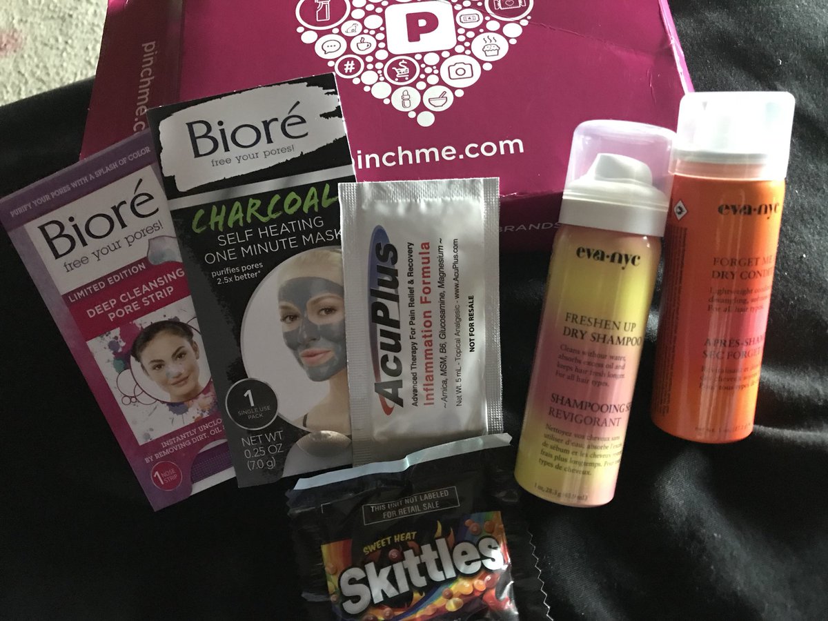mzsandoval23's tweet photo. @pinchme thank you for the samples #evanye #Bioré #skittles #acuplus loving the dry hair shampoo and conditioner! 😍💕👌🏾 https://t.co/Y22xkRTJR5