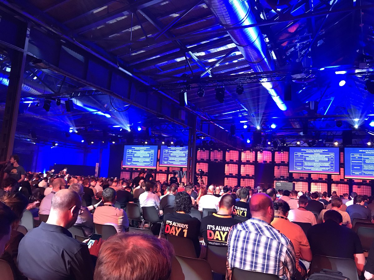 remote_hans's tweet photo. #AWSSummitBerlin @AWS_Germany https://t.co/s2wviGsUwn
