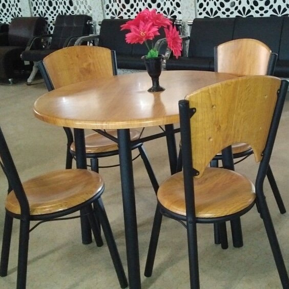 CreativeSyste's tweet photo. Wooden Cafeteria And Dining Chairs with Round Table
Contact Us To Know More https://t.co/f8hiLGXozt