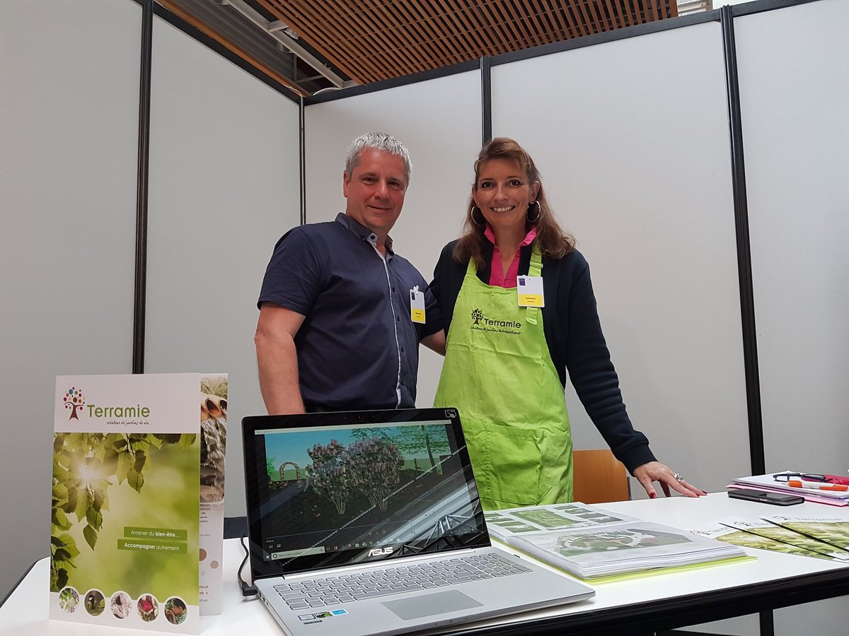 jardinterramie's tweet photo. Merci beaucoup @fnadepa pour cette très belle édition ! Belles rencontres, conférences passionnantes, convivialité et partages... on se revoit l'année prochaine ! #viellissement #EHPAD #innovation #BienViellir @ChristianGarcin et Gaëlle Six https://t.co/NXGEhIj2jh