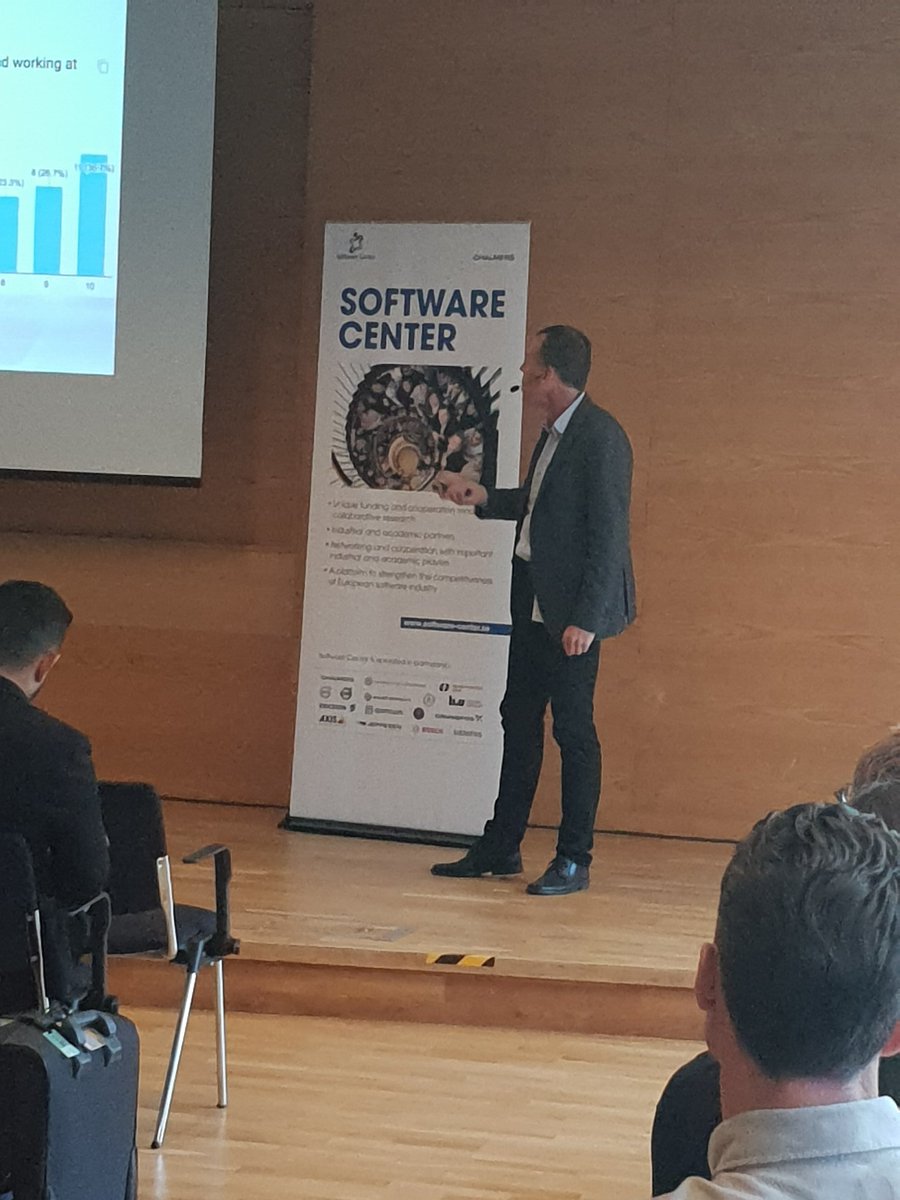 Software Center tweet media