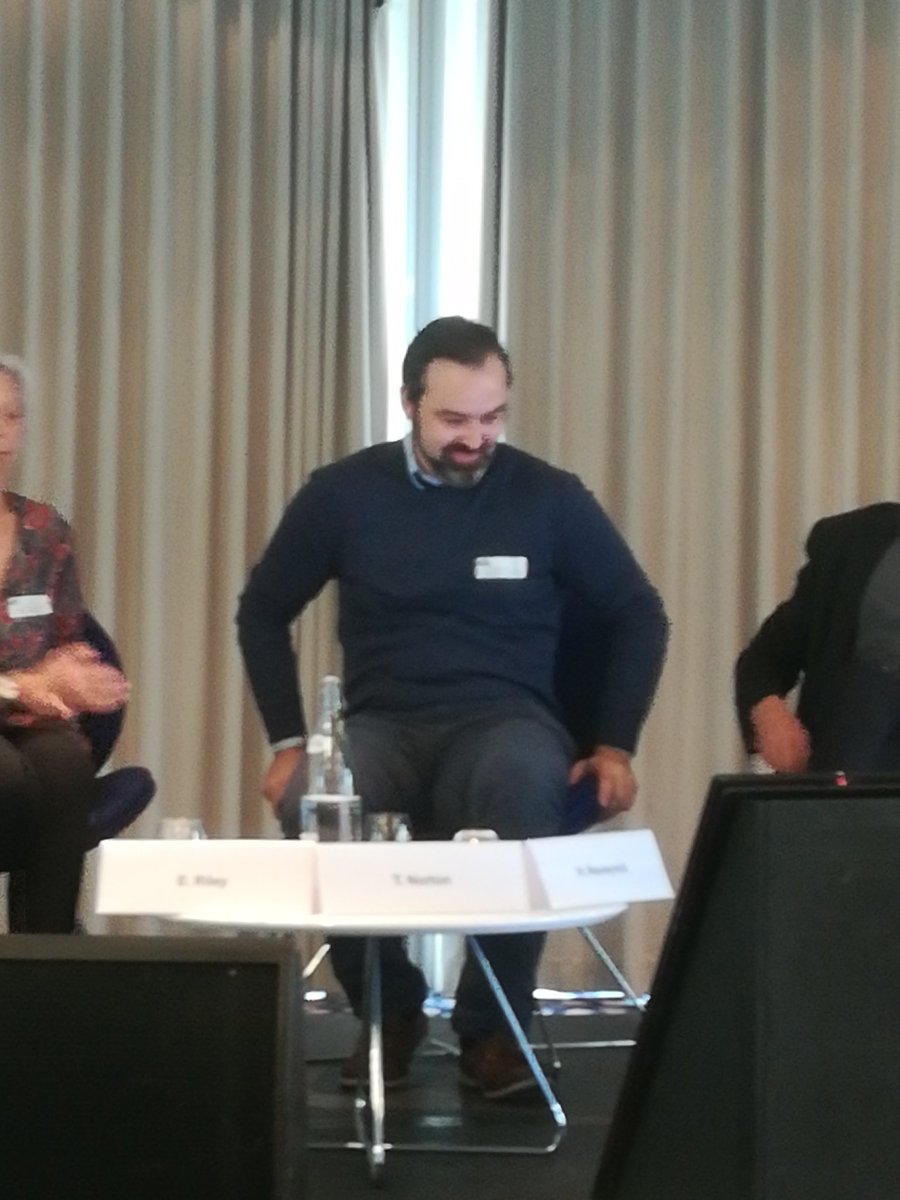 Landbouwleven's tweet photo. Gezonde varkens door #precisieveeteelt of #plf? Tomas Norton van @M3BIORES (@KU_Leuven) noemt startups @fancombv (camera) en @SoundTalksNV (hoestmonitoring) als goede voorbeelden op symposium #Innovate4AnimalHealth van @animalhealthEU https://t.co/laEdvFSuwj