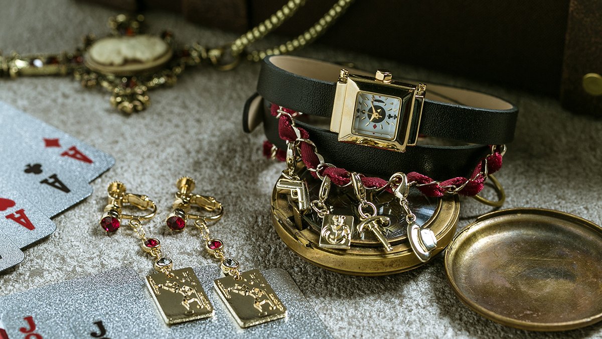 Supergroupies 残り僅か ジョーカー ゲーム コラボの腕時計を僅かながら再販売中です 2重ベルトになっており リボンチェーンがついたクラシックなデザイン トランプのジョーカーや拳銃などをモチーフにしたチャームが付属します ジョーカー