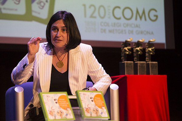 farmacosalud's tweet photo. ¿A qué #enfermedades tienen miedo los #niños? ¿Qué patologías les suscitan prejuicios, o bien les confunden, o en cambio sobre qué dolencias saben mucho? La Prof. Estopà + equipo confiesan estar sorprendidos por los resultados de sus indagaciones. Léelo en https://t.co/37199YTjI8 https://t.co/dphkYDfAlb
