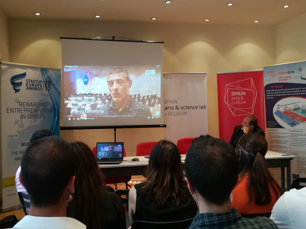 innobaix's tweet photo. El viatge a Brussel·les també inclou una visita a l'ambaixada espanyola per mostrar tot el talent dels #innobusers #innobus18 @innoAMB @AgenciaEconAMB  @EmbEspBelgica https://t.co/ifZubgJbi2