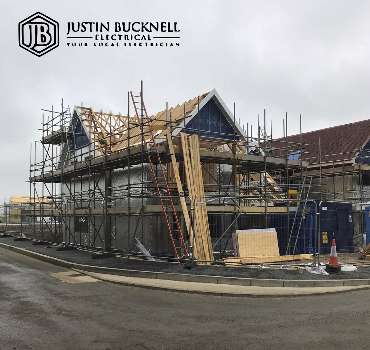 JBE_Electrical's tweet photo. We started on our second project at @gravenhillbuild this week!
@WhichTraders 
#JustinBucknellElectrical #GravenHill #SelfBuild https://t.co/b78npGEE3Z