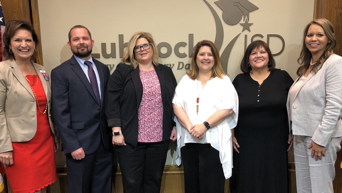 LubbockISD's tweet photo. Congratulations to these five principals on their new assignments! From L to R with Dr. Rollo is Gabe Gillespie, @DunbarPanthers; Brandi McKinney, @BaylessLISD; Kim Callison, @Hardwick_Elem; Ofelia Mendez, @BowieElem and Kris Ann Blodgett, @olslatonknights. #WeAreLubbockISD https://t.co/Ke3bEw6e8K