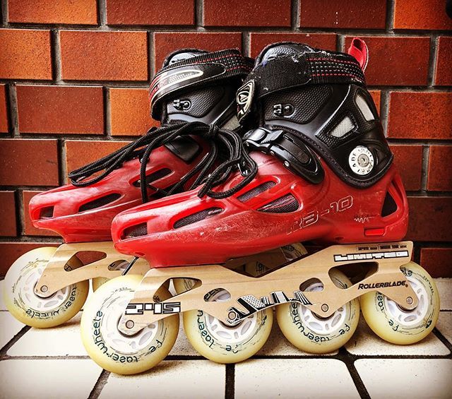 sk8er_trueno's tweet photo. こないだの土曜日に神田小川町から池袋まで滑った後の #rollerblade #rb10 #hotrodframe #245 #limitededition
けっこうお気に入りの組み合わせ。 https://t.co/OsWqSqHq7h https://t.co/ZMIA85wMZJ