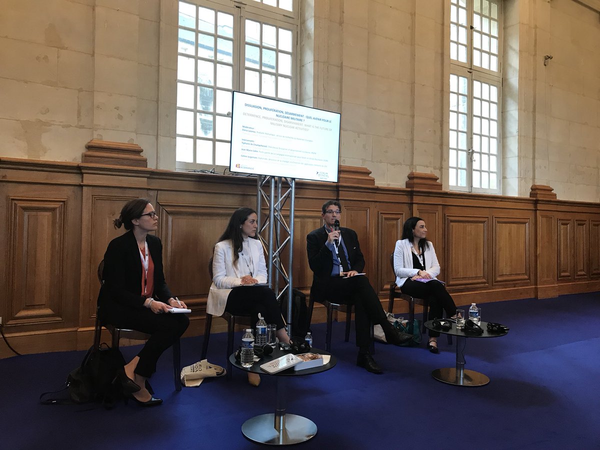 1ES4Flau's tweet photo. La meilleure question du débat sur le nucléaire, la plus concise et la plus précise a été celle d’Emmanuelle !!! #ForumMondialpourlaPaix organisé par @RegionNormandie https://t.co/HmlF56qapZ