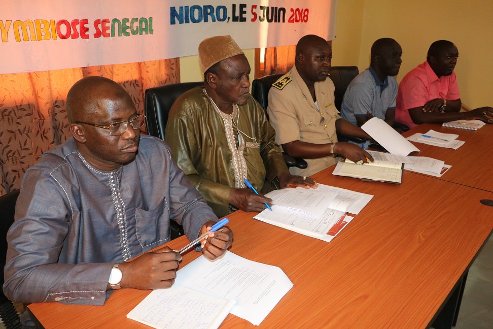 FAOSenegal's tweet photo. #HappeningNow
Du 5 au 13/06, la @FaoSenegal coordonne le lancement de #ClubDimitra et la formation des animateurs des Clubs à #Nioro et #Tambacounda. 
Informer et Sensibiliser sur l’Approche Dimitra 
#Kebetu #Genre #FemmeRurale #SécuritéAlimentaire #FaimZero #UNFAO #Senegal https://t.co/DjTwLicgHf