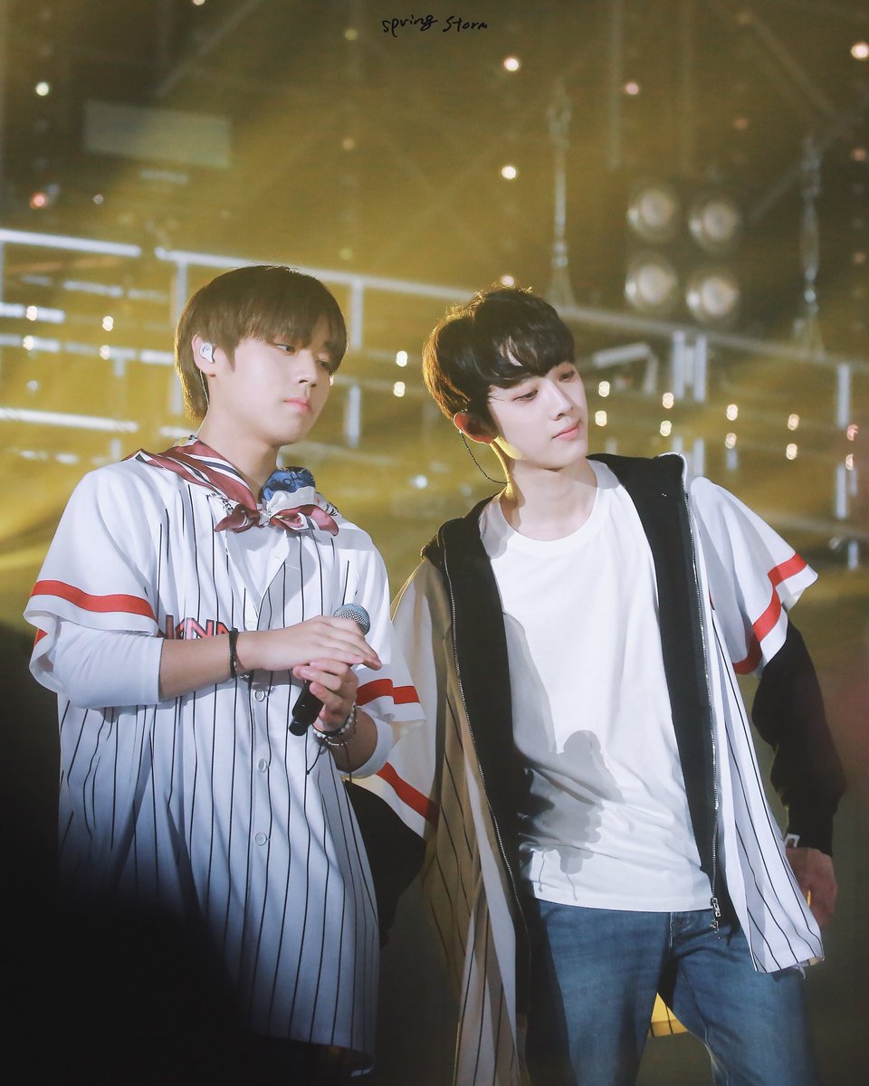 SpringStorm72's tweet photo. 월드투어 서울 #워너원 #박지훈 #라이관린 #판윙 #라지팀 #WANNAONE #parkjihoon #laikuanlin #largeteam #panwink 
너희둘만의 Golden Age✨ https://t.co/4BaWW3CVFV