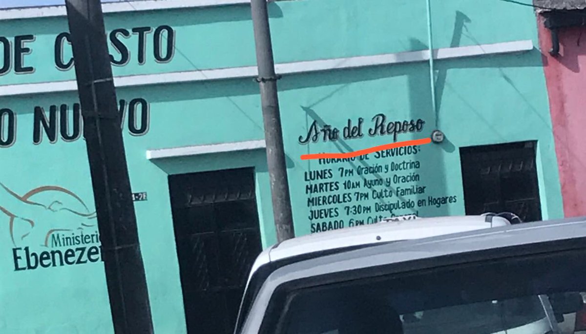 Noti_wtf's tweet photo. La más viable explicación a la incompetencia del gobierno de Guatemala. Se toman en serio todas las charlatanerías de sus "Líderes Religiosos" https://t.co/Y0ZP3r5Fe5