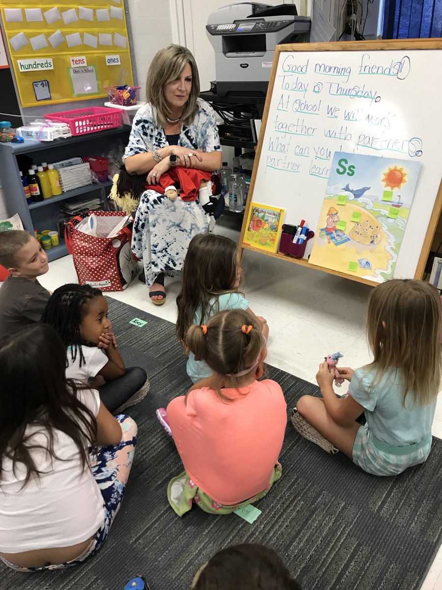 nagus_jobskills's tweet image. Learning about nutrition with Mrs Valentine @Wendysydeski #vcssummer