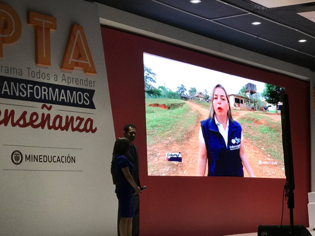 omabe19's tweet photo. #PTATransforma @MartaISernaN @DazRubiano Al inició de evento https://t.co/S7C5IzS6uz