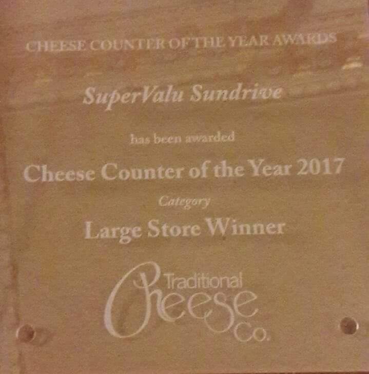It's #throwbackthursday and we're throwing it all the way back to February 2017 when our very own <a href="/debbieoneill73/">debbie o neill✨</a> win cheese counter of the year for a large store. 🧀🧀 #winner #cheesecounter #supervaluireland #supervalusundrive