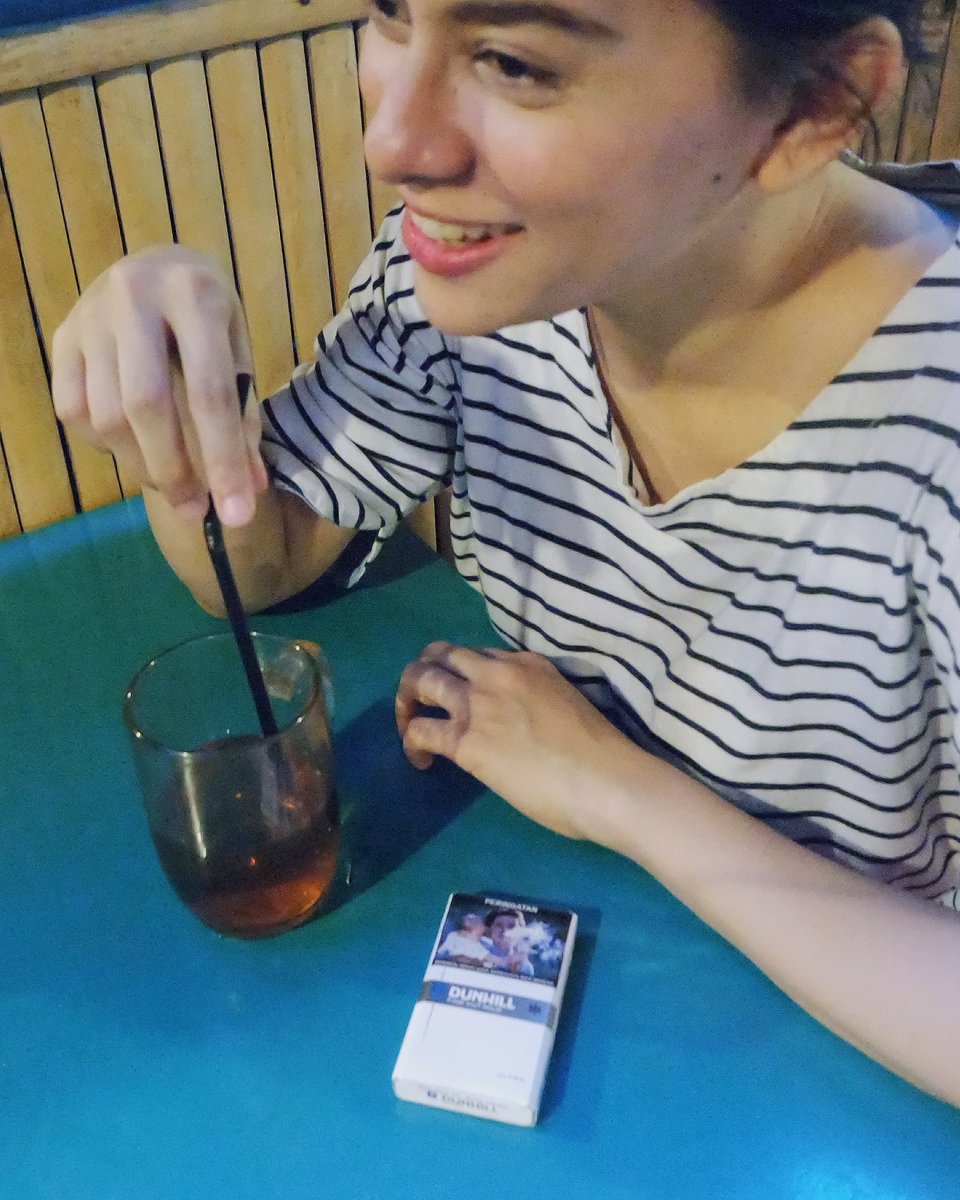 miss7sins's tweet photo. Siapa di sini yg sebel bgt sama bau asap rokok? Apalagi baunya nempel awet bgt di rambut & baju.
Nah, udah pada nyobain Dunhill Ultra belom? Bau rokoknya nggak nempel lho! Jadi cukuplah gebetan aja yg nempel, & bukan bau rokok. Ehe he he ~ #LessSMELLisMore #UltraLessSMELL https://t.co/1zGZdvqT6q