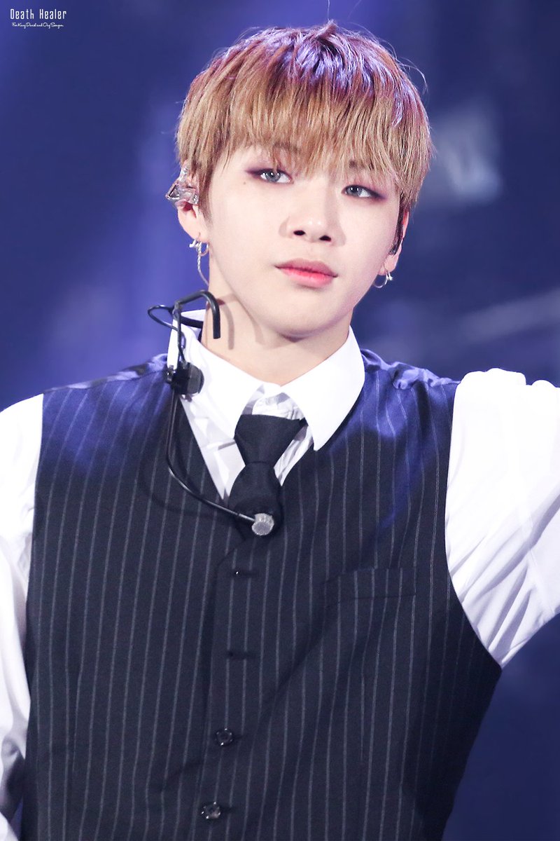 DeatHealer9596's tweet photo. 180603 Wanna One World Tour [ONE : THE WORLD] In Seoul  
  
#옹성우 #강다니엘 #워너원 #OngSeongwu #KangDaniel #WANNAONE https://t.co/uIvHicQxBA