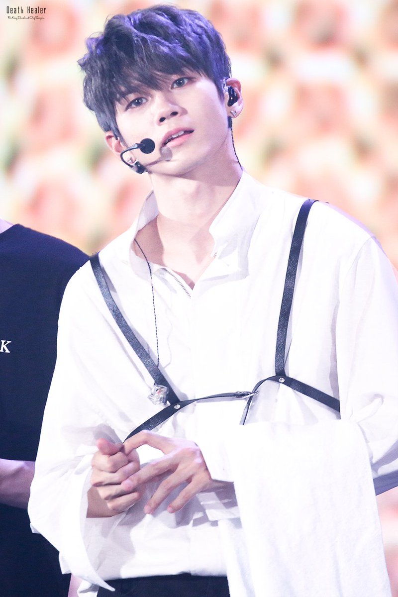 DeatHealer9596's tweet photo. 180603 Wanna One World Tour [ONE : THE WORLD] In Seoul  
  
#옹성우 #강다니엘 #워너원 #OngSeongwu #KangDaniel #WANNAONE https://t.co/uIvHicQxBA