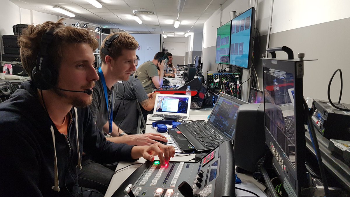 FirstdraftM's tweet image. Ça tourne en direct du #KOSCC18 à la #SeineMusicale pour @SCC_info avec les équipe Firstdraft Media.