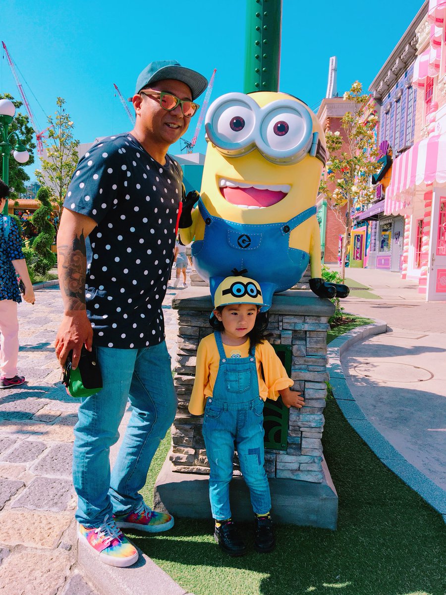 072347's tweet photo. USJ楽しかったなぁぁ🍌💕
まさかの今年2回目😂多分3回目も行くっ！！！笑

ディズニーよりUSJの方が面白い。キャラクターに必ず会えるし写真撮れる。アトラクションも迫力あって好き。

いわゆるハマる！！！！！ https://t.co/rIZvv7kn3N