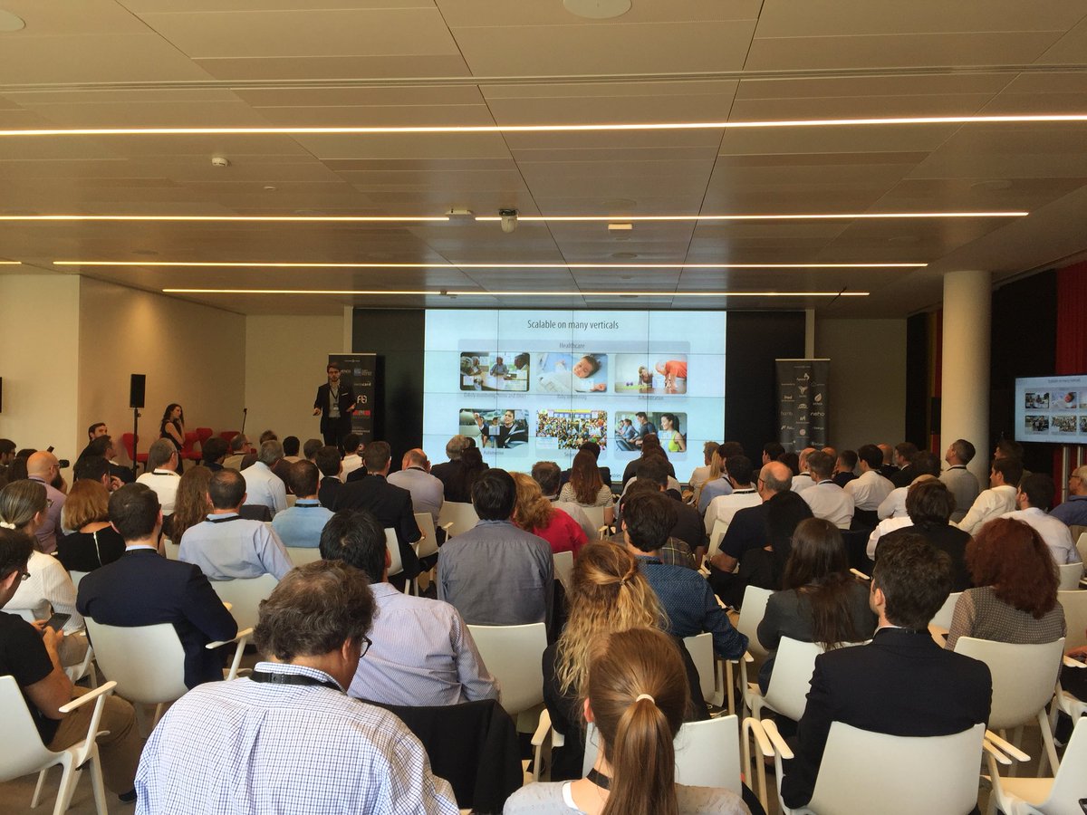 FusionPartners_'s tweet photo. “Wearables are too invasive for patients, @HeartWatchHQ is flexible and can fit cameras that users already have.” Guido Magrin, cofounder of HeartWatch #FusionDemoDay18 https://t.co/32Fk6LECRs