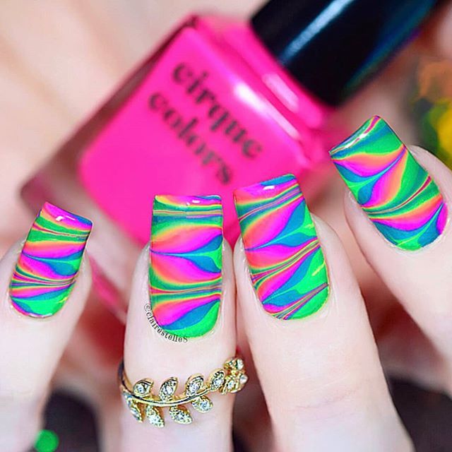 cirquecolors's tweet photo. β’οΈπ΅πππ
The #VICE2018Collection has launched and yaaas they do in fact #WATERMARBLE πΒ coming soon to your doorstep!
#radioactivenails by @clairestelle8
#cirquecolors https://t.co/GsTVY45MPb https://t.co/LMHfBYeW2z