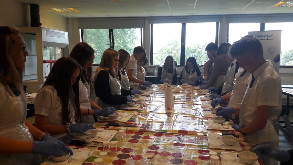 Second part of the Bringing Scientists to You at EN6F College today,  pharmacy and computer science workshop. Thank you UEA for a really engaging day <a href="/EastNorfolk/">East Norfolk Sixth Form College</a> <a href="/OrmistonDenes/">OrmistonDenesAcademy</a> <a href="/OutreachUEA/">Outreach UEA</a> <a href="/uniofeastanglia/">UEA</a>