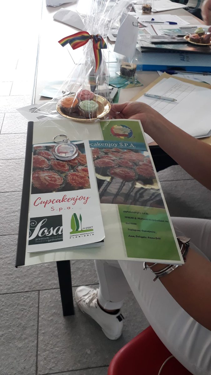 StudentsLabIta's tweet photo. Continua la competizione Regionale Toscana
Ringraziamo la giuria:
- dr. Giorgio Giorgi, responsabile sviluppo tecnico della Bloom Project
- dr. Federico Gagliarde, web project manager
- dr.Cristiano Coppi, Presidente Giovani Imprenditori CNA
#studentslab #toscana #staytuned https://t.co/NbbAQZpmr5