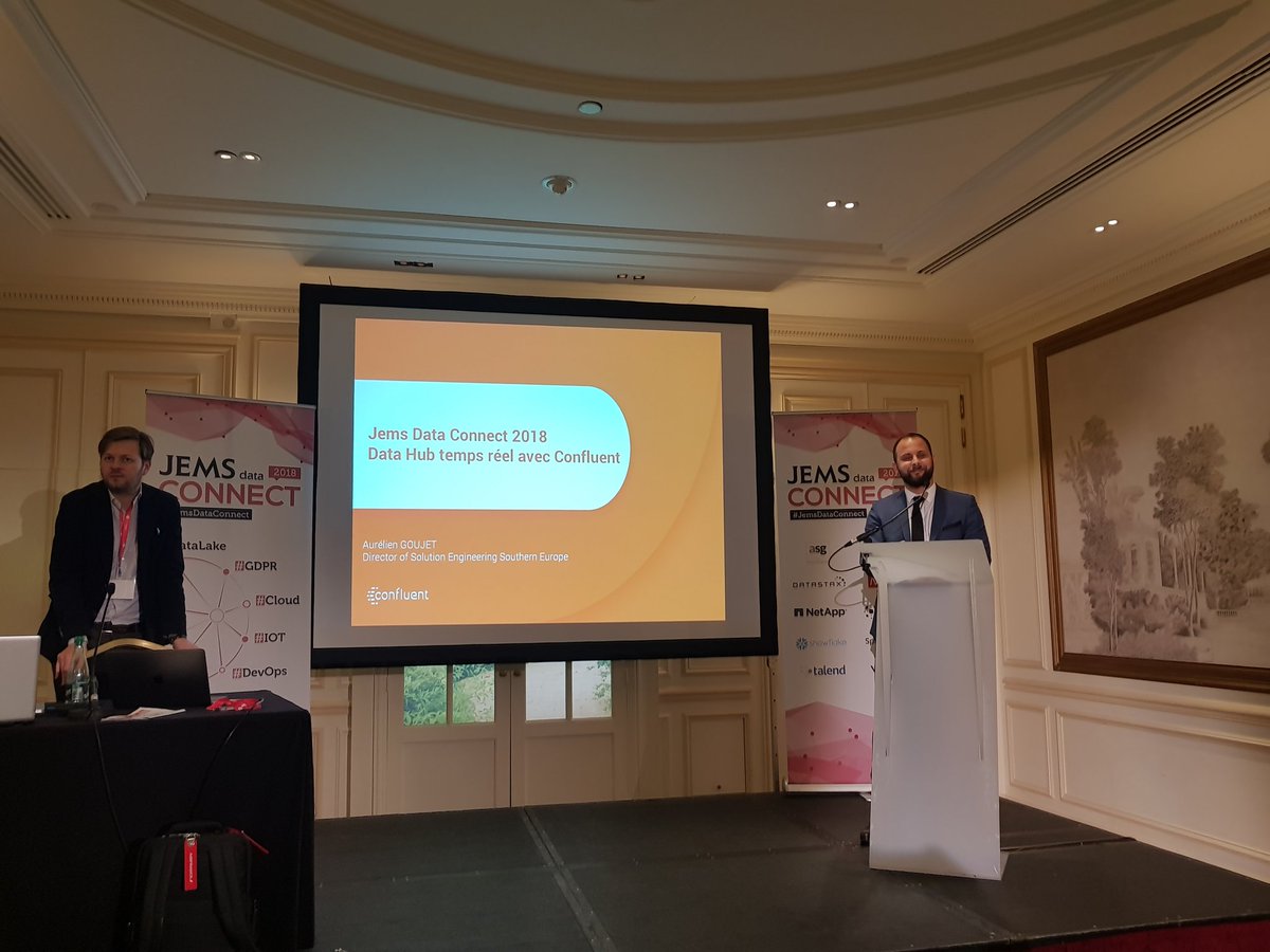 OlivierLaine's tweet photo. Aymen et Aurélien présentent l'intérêt de la technologie Confluent kafka et nos projets communs au jemsdataconnect #confluent #JemsDataConnect #jemsgroup https://t.co/5dMZilvEZ0