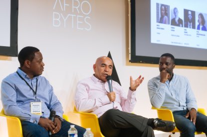 WayraUK's tweet photo. There is a lot of animation going on #socialafrobytes @SocialAfrobytes @WayraUK and @garystew are getting ready to be equally expressive! ππΎππΎ https://t.co/NSpnuEtvaV