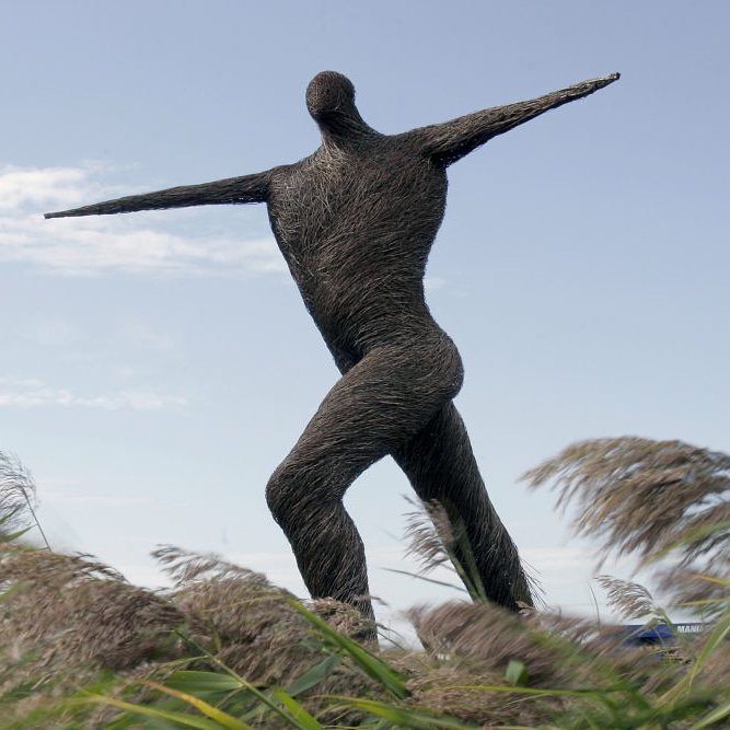 lovesomersetonl's tweet photo. Today is your last chance to donate to a £75,000 #Crowdfunding campaign to save the iconic #M5 @M5WillowMan - read: https://t.co/85gF8WW26I - Pic: Chris Chapman #SaveSomersetMan #TheWillowMan #WillowMan #serenadelahey #willow #art #artist #Bridgwater #Somerset #lovesomersetonline https://t.co/el1AHkepOd