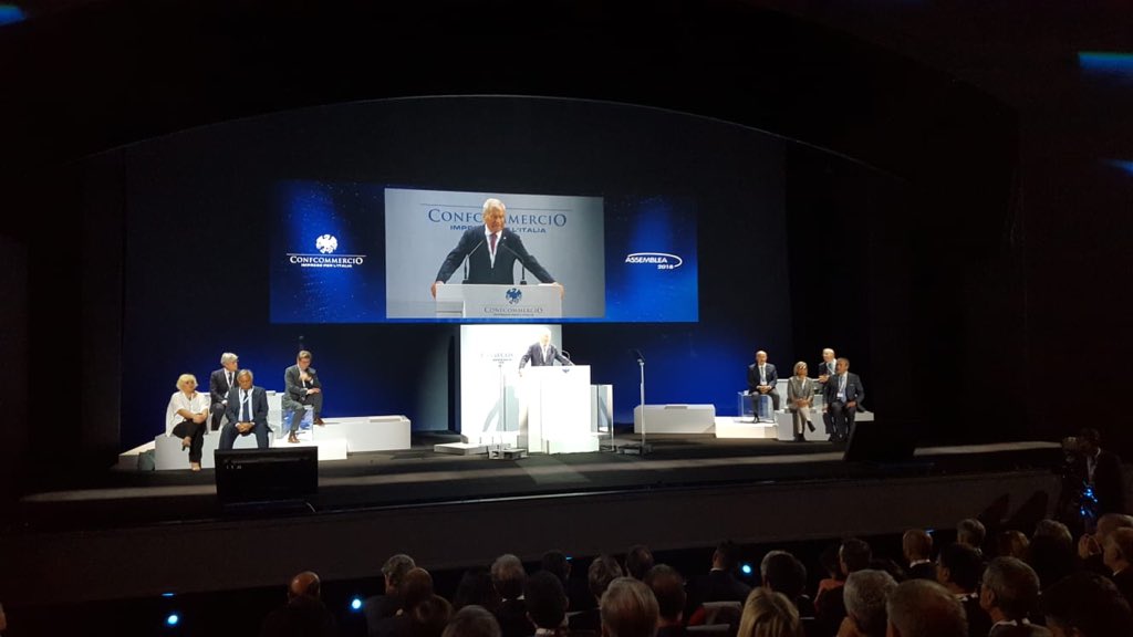 FimaaItalia's tweet photo. “Non è possibile che contro le nostre imprese ci sia il pressing asfissiante delle #tasselocali, dove il tridente d’attacco è: IMU-TASI-TARI.” #Sangalli #Confcommercio2018 @confcommercio #Fimaa #battagliaFimaa https://t.co/5kXc1SqLDG