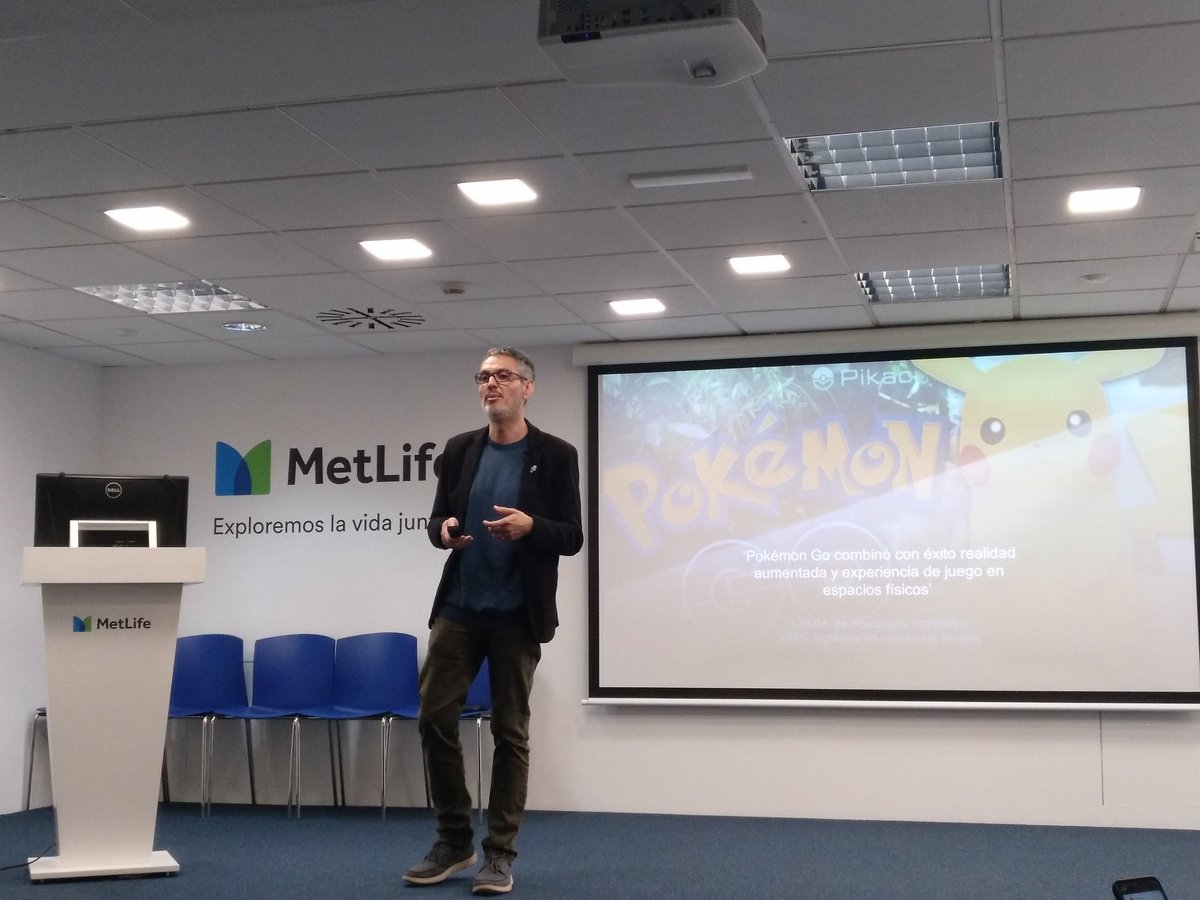 #CXTechDay Cuando nuestra competencia tiene los mismos datos de cliente que nosotros, ¿cómo podemos diseñar una experiencia diferenciadora? <a href="/jdfroldan/">jesusdaniel fdez.</a> presenta TGo de <a href="/minsaitbyindra/">Minsait</a> #gamificación #storytelling