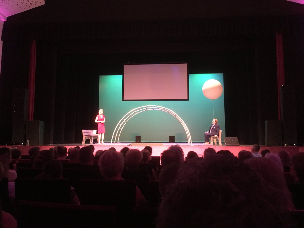 Mrcschouten's tweet photo. Net de voorstelling ‘Lastige ouders’ gezien tijdens de medewersdag #shloost. Bijzonder indrukwekkend verhaal en enorm mooi gespeeld. https://t.co/qZ7jgKK092