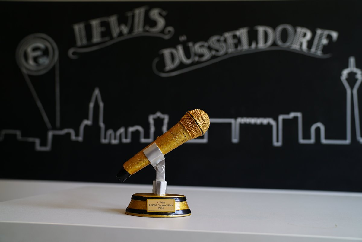content_slam's tweet photo. Der Pokal wartet begierig auf den oder die Sieger/in des Content Slams #Duesseldorf! Mit @NoraCB, @cro_expert, Andrea Bartolomeus und @michaelhoecker kämpfen gleich vier Sprecher um den Sieg! Wir freuen uns auf unseren Moderator @rossbacher! Tickets unter: https://t.co/lOzSkGsark https://t.co/ifElpOqpxE