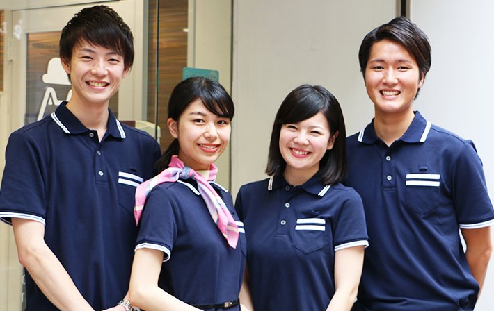 ソフトバンク、ワイモバイルのショップで働き始めた新卒社員を撮影
