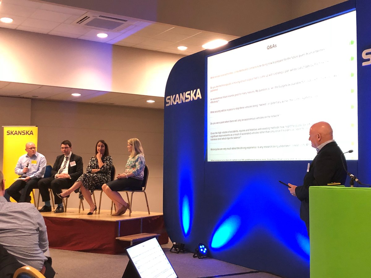 Skanska #highways forum #imagineafuture concludes the morning with a panel discussion taking a look at what the future holds for the UK’s road network? #autonomous #drones #connectivity #smartvehicles