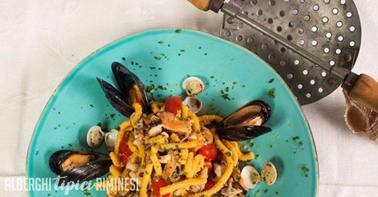 AlbergoRiminese's tweet photo. 🍝 “Mo lassa andè. Pôri pataca! Che macchinetta! 
Noi la pasta fresca la facciamo a mano, come una volta.”

Scopri come ⤵️
https://t.co/pE6qrRMklS https://t.co/gkpD1iCDPc