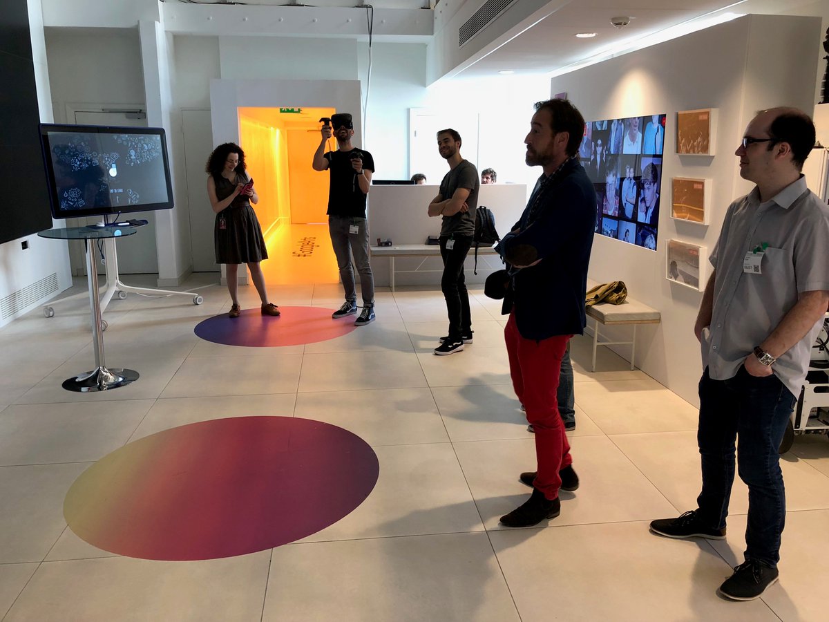 LEXBASE_EDITION's tweet image. L&apos;équipe informatique était au #GoogleLab ce matin @Google