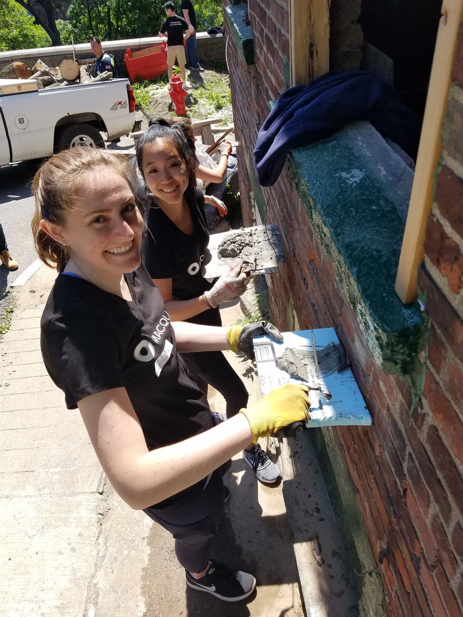 tylersstudio's tweet photo. Love in the mortar joints..millard fuller would say..love on #moquetterow #yomkers @generationxyonkers #milleniels #endpovertynow https://t.co/Qk0BLQxIDM