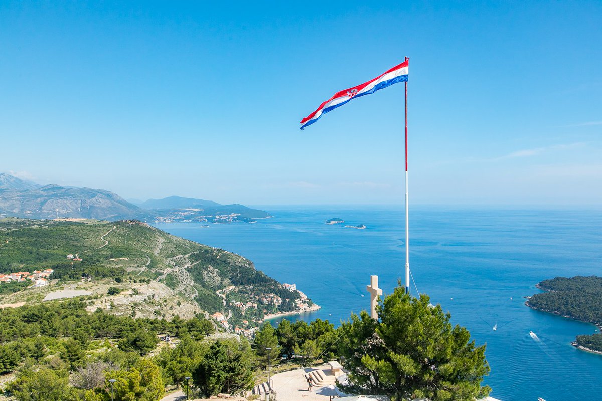 MIForums's tweet photo. A hike to Mount Srd was one of the #networkingactivity to showcase the beauty of #Dubrovnik to our delegates. Other options included a buggy tour, a @GameOfThrones tour, a gourmet tour &amp; much more. 
#ForumActivitiy #MIFdubrovnik #Meetingpros https://t.co/kHM6ILolwC