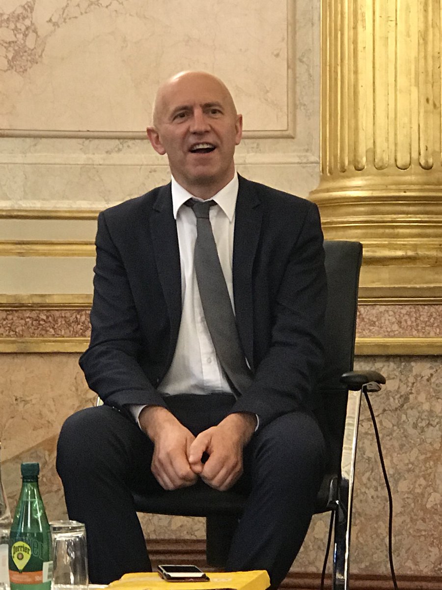 AcademieAgri's tweet photo. Pour D Potier député « il n’y que 3 moyens de gratifier les #agriculteurs pour services #rendus #environnementaux 1 le #produit vendu 2 l’#aide publique 3 l’#estime de soi et de son métier » colloque @AssoFARRE @AssembleeNat « l’#agriculture, une #cause #nationale ? » https://t.co/GwG2v5jNvR