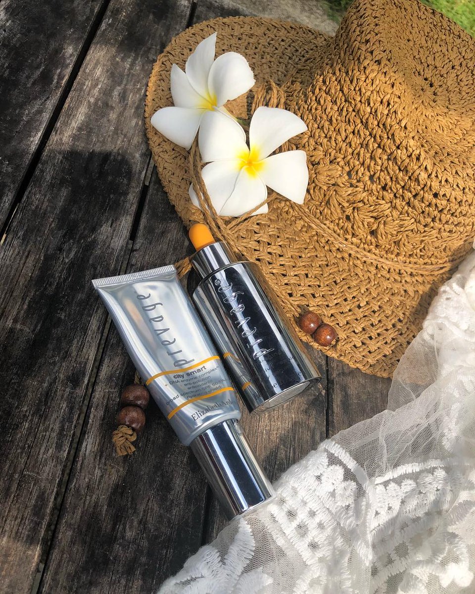 Si es verdad que todos tenemos una vocación esperando por nosotros, la nuestra es la PLAYA y el cuidado de la piel: Prevage City Smart &amp; Anti-aging Intensive Repair Daily Serum. #EArdenSpain