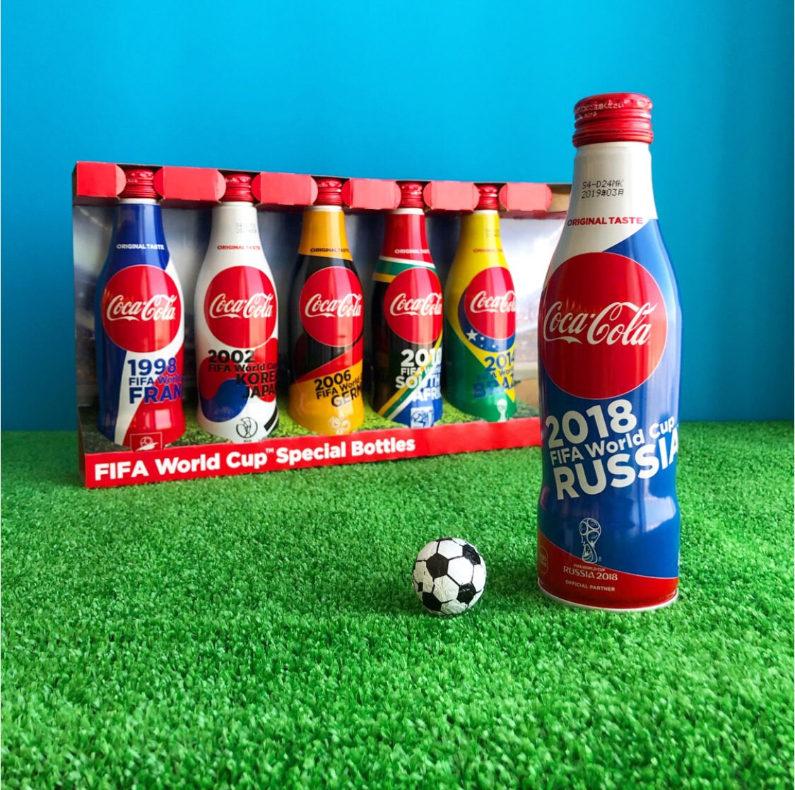 いよいよ来週から始まるFIFAワールドカップ⚽️ コカ・コーラから限定